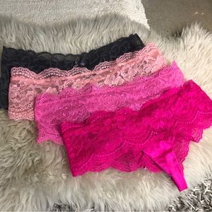 COPY - Lacy cheeky hipster panties
